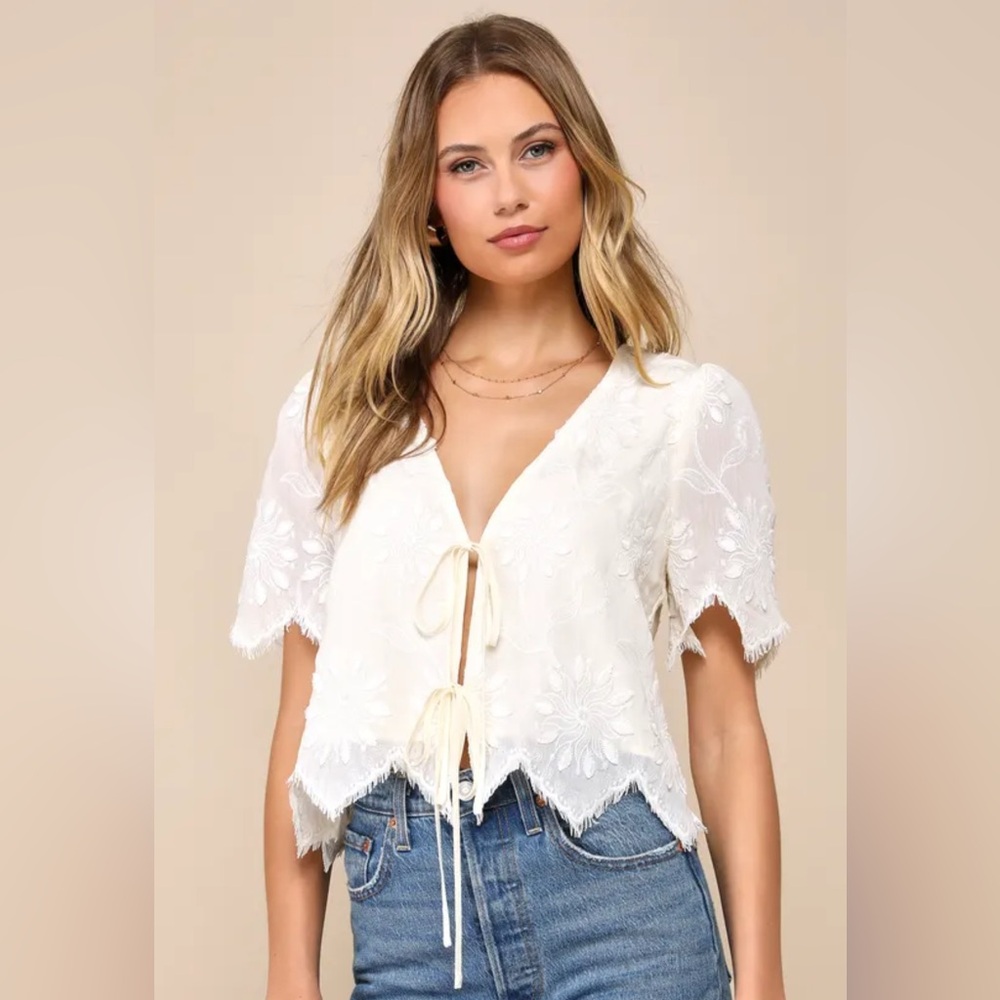 NWT Lulu’s Ivory Embroidered Tie-Front Top